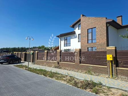 Продам 2-поверховий будинок