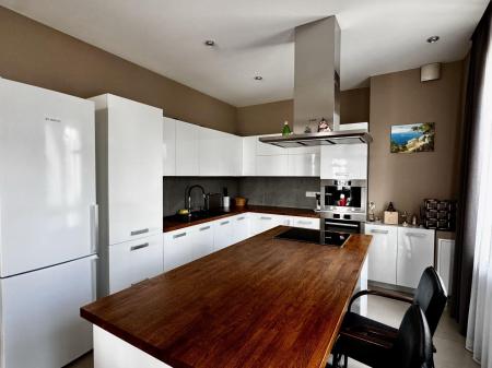 Продам 3-кімнатну квартиру