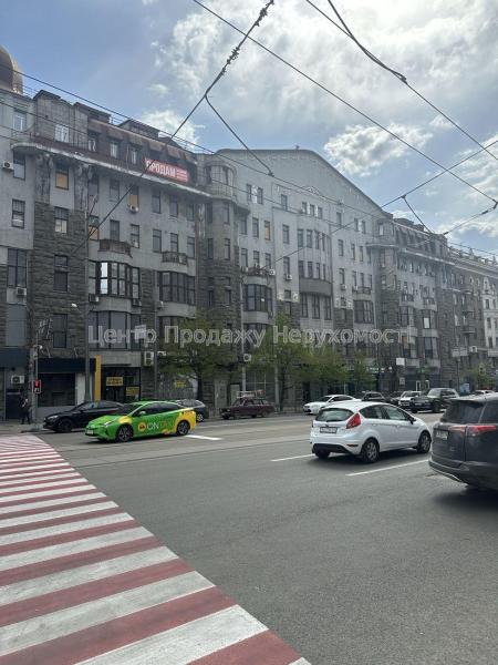 Продам офісне приміщення