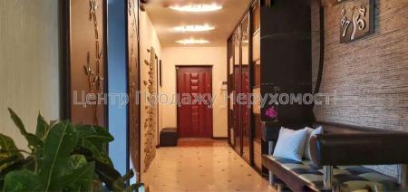 Продам 3-кімнатну квартиру