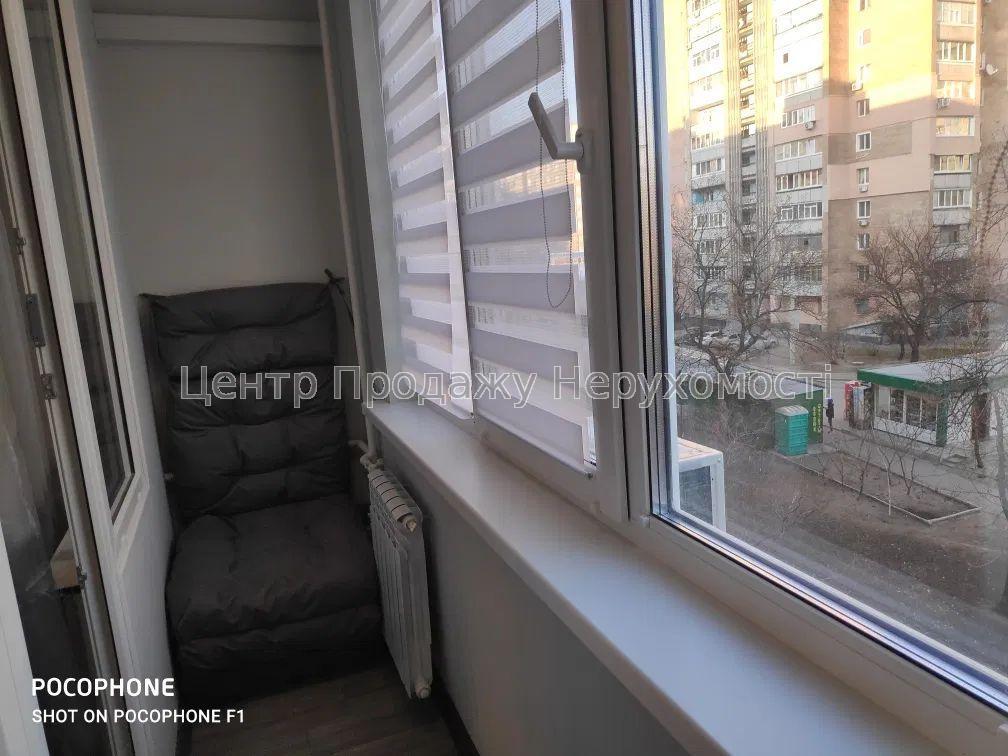 Фото R8 Продам 1 к квартиру з ремонтом в районі ст.метро Спортивна4