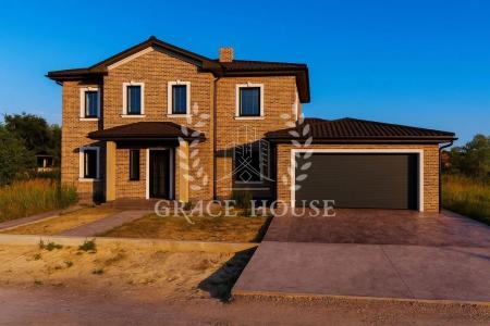 Продам 2-поверховий будинок