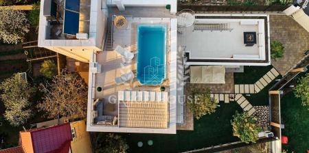 Продам 2-поверховий будинок