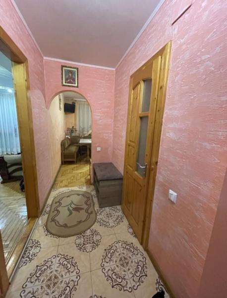 Продам 3-кімнатну квартиру