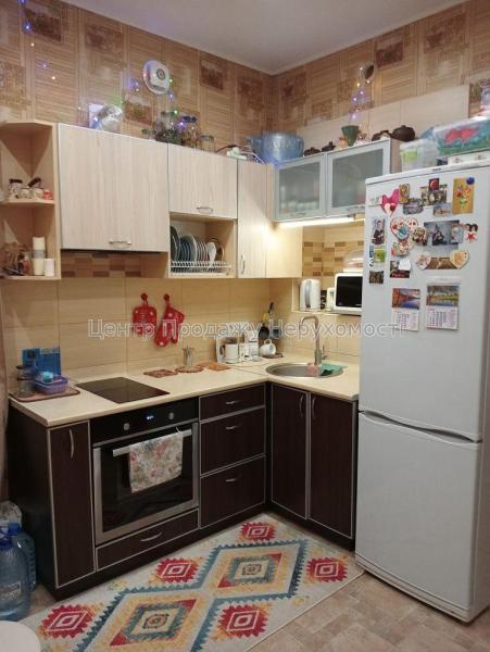 Продам 4-кімнатну квартиру