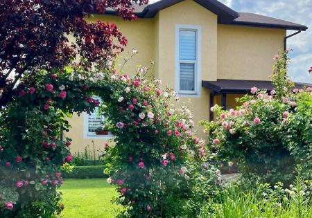 Продам 2-этажный дом