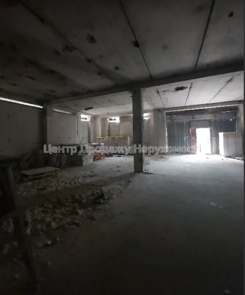 Продам офіс у багатоквартирному будинку