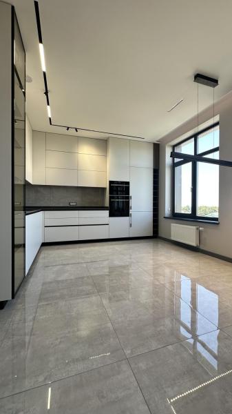 Продам 3-комнатную квартиру в новостройке
