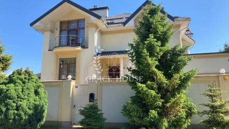 Продам 2-поверховий будинок