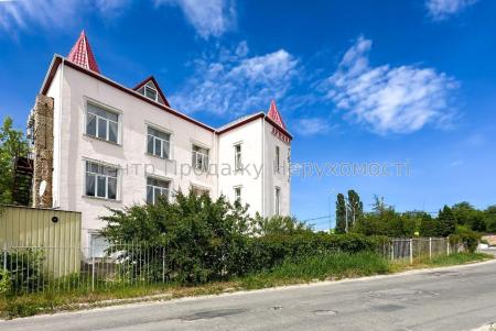 Продам приміщення вільного призначення