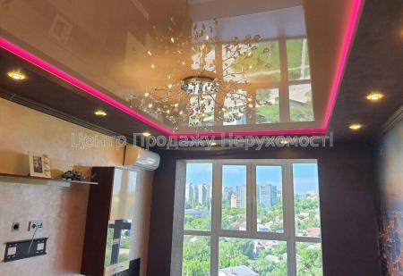 Продам 4-кімнатну квартиру