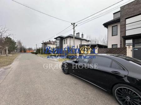 Продам 2-поверховий будинок