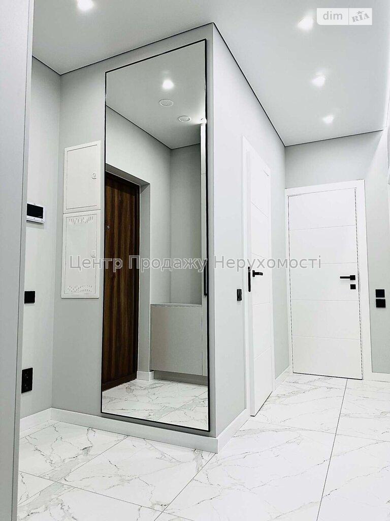 Фото Продаж квартири21