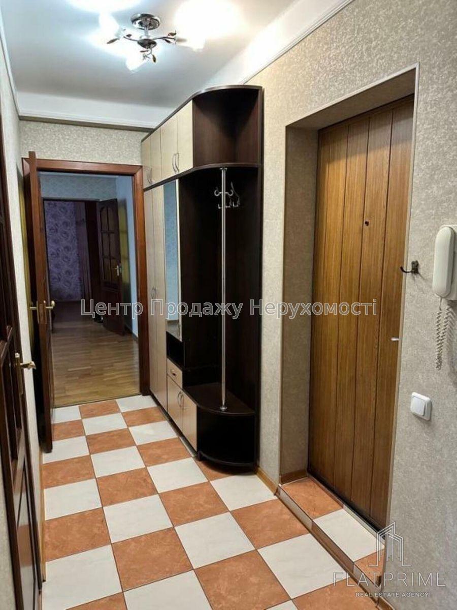 Фото Продам 3-кімнатну квартиру на Миколи Руденка, 225