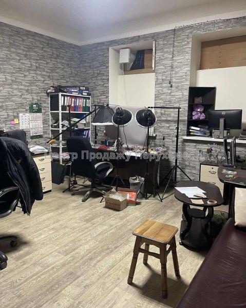 Продам приміщення вільного призначення