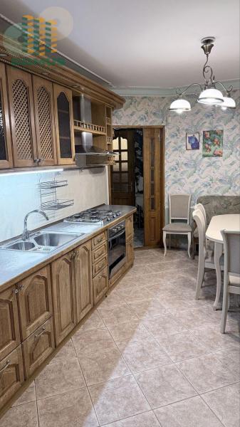 Продам 3-кімнатну квартиру