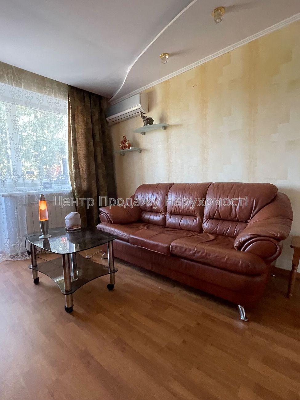 Фото Продам 2к квартиру з євроремонтом, метро Наукова3