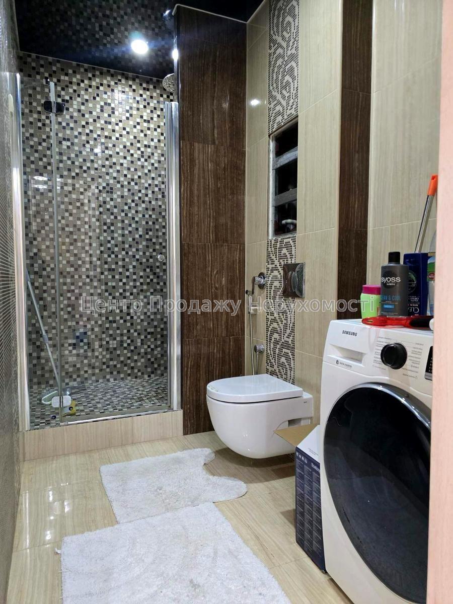 Фото Продається 2-кімнатна квартира в ЖК 