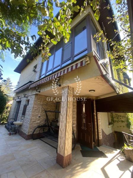 Продам 3-поверховий будинок