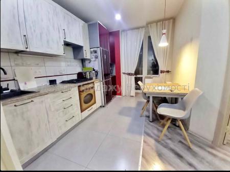 Продам 2-кімнатну квартиру