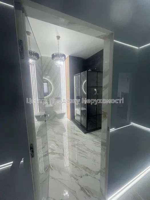 Фото Продам 4 кімнатна квартира ЖК Білий слон3
