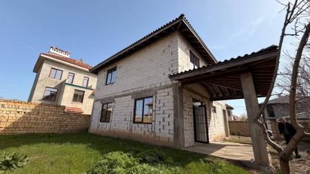 Продам 2-поверховий будинок