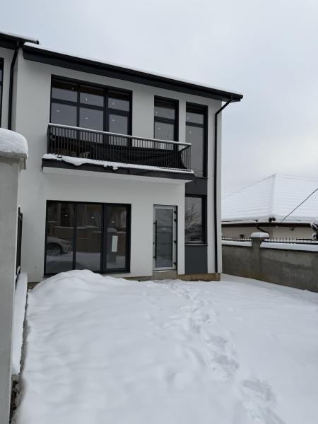 Продам 2-поверховий дуплекс