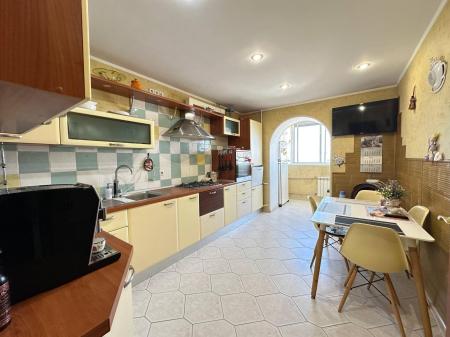 Продам 3-кімнатну квартиру