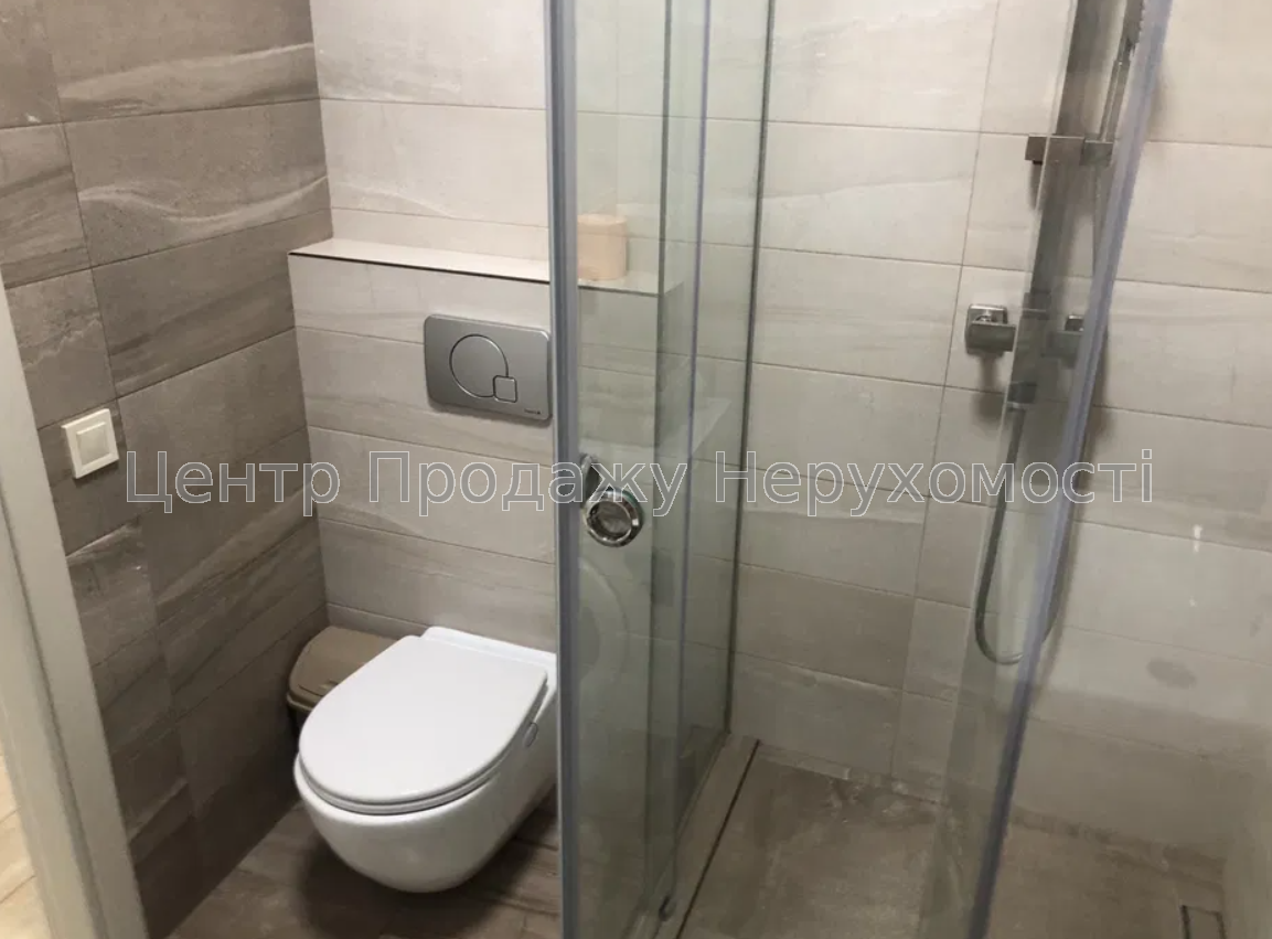 Фото Продам 1к у центрі міста G811