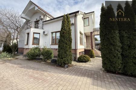 Продам 2-поверховий будинок