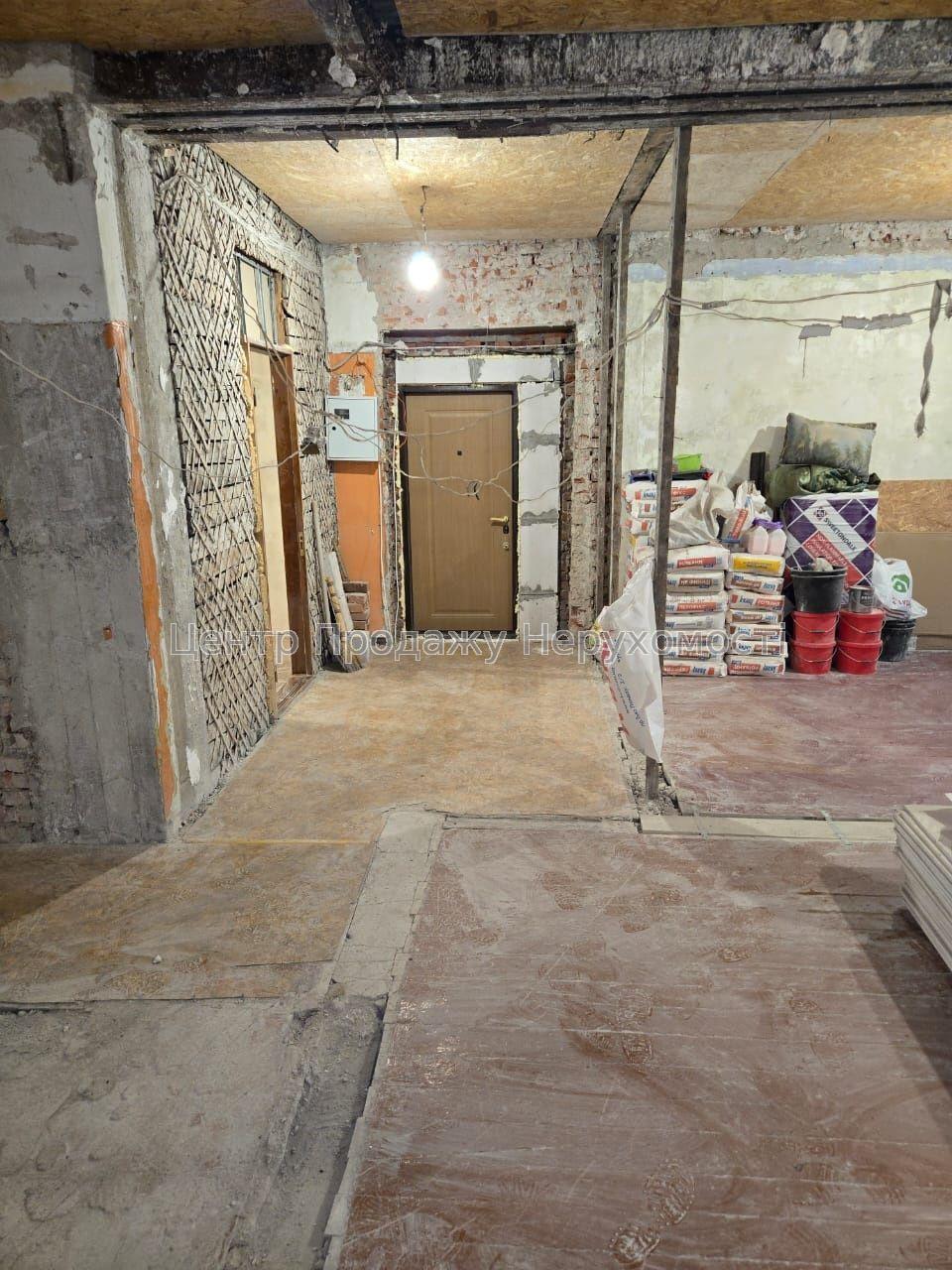 Фото Продаж 3к квартира, Павлове Поле, Тобольська, метро Ботанічний сад6