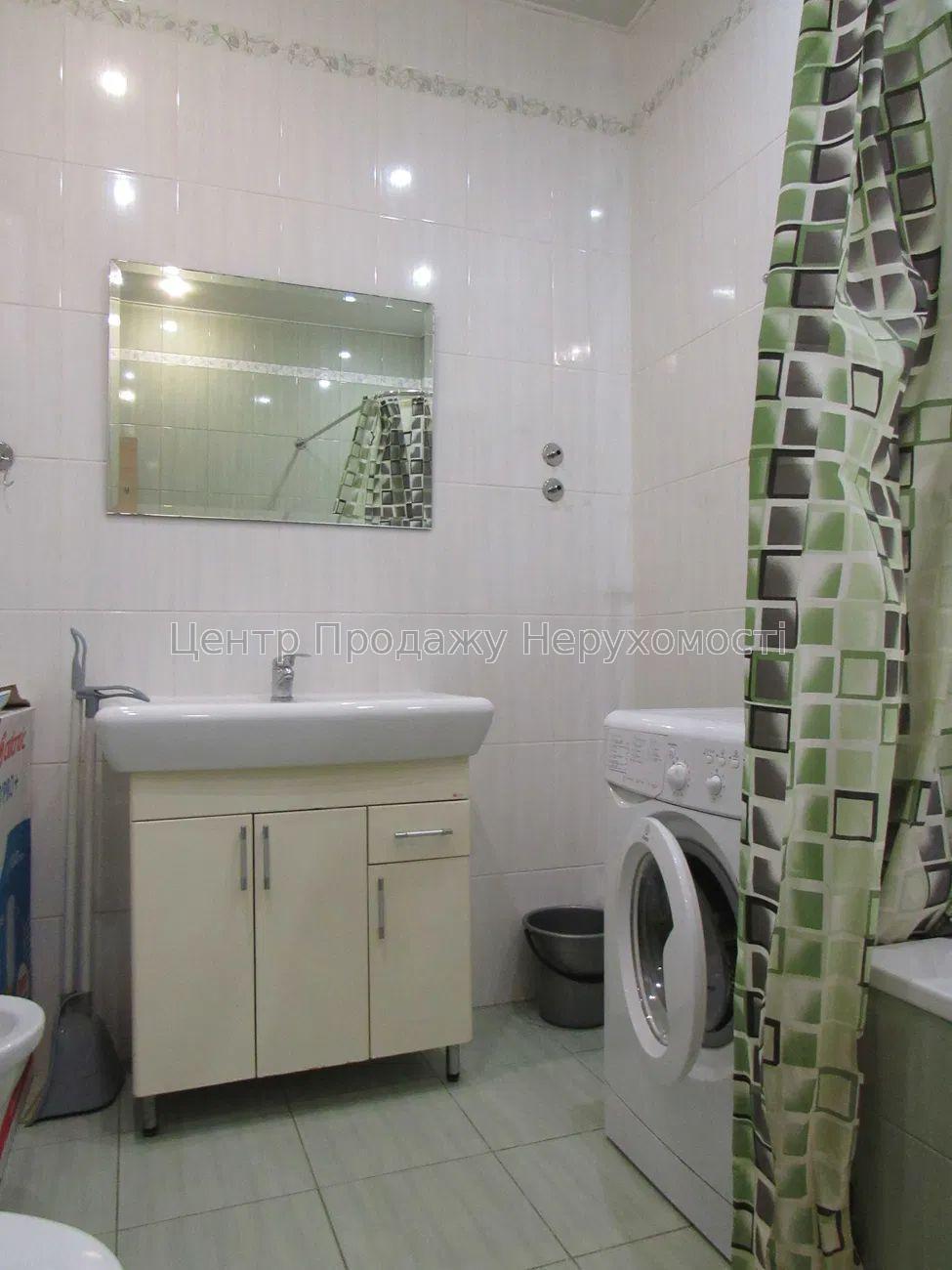 Фото Продаж квартири в Харкові - 2 к. ЖК 