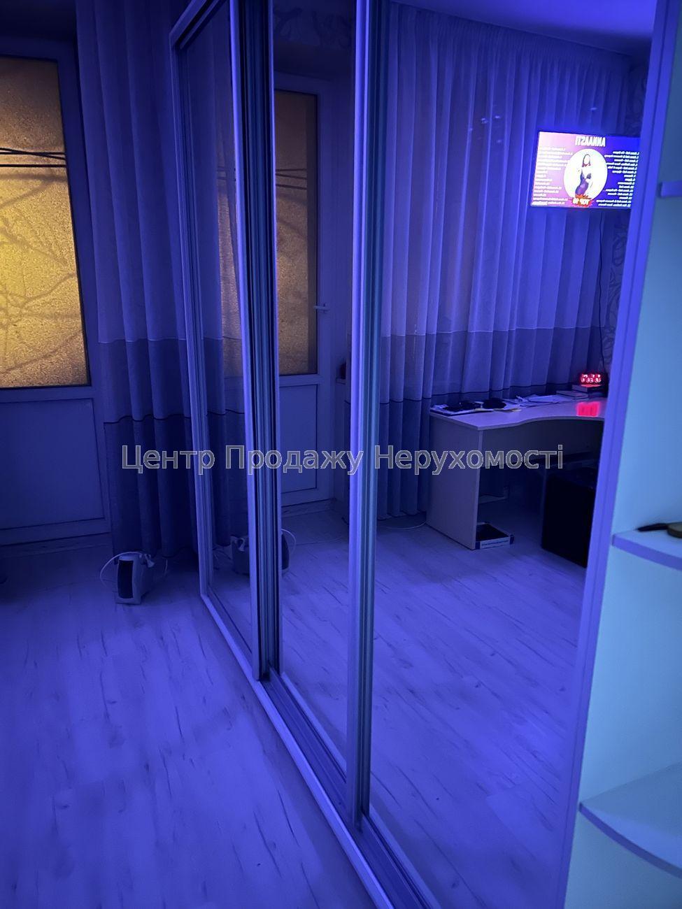 Фото Продам  комнату с балконом в общежитии1