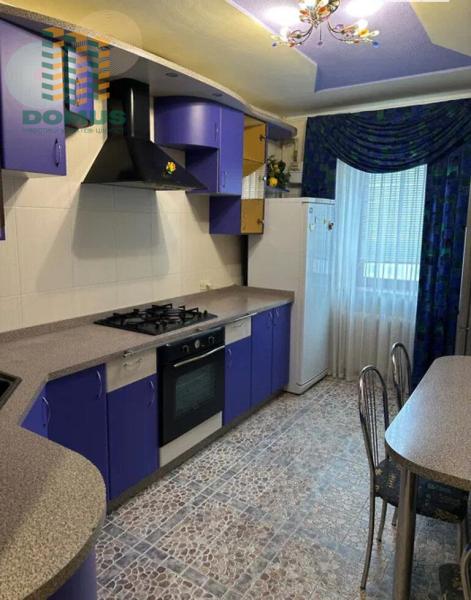 Продам 3-кімнатну квартиру