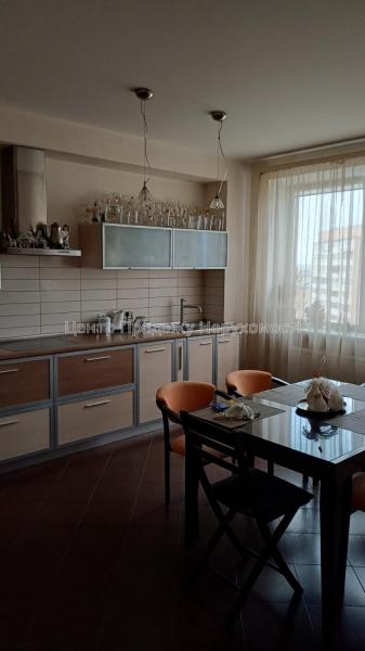 Продам 3-кімнатну квартиру