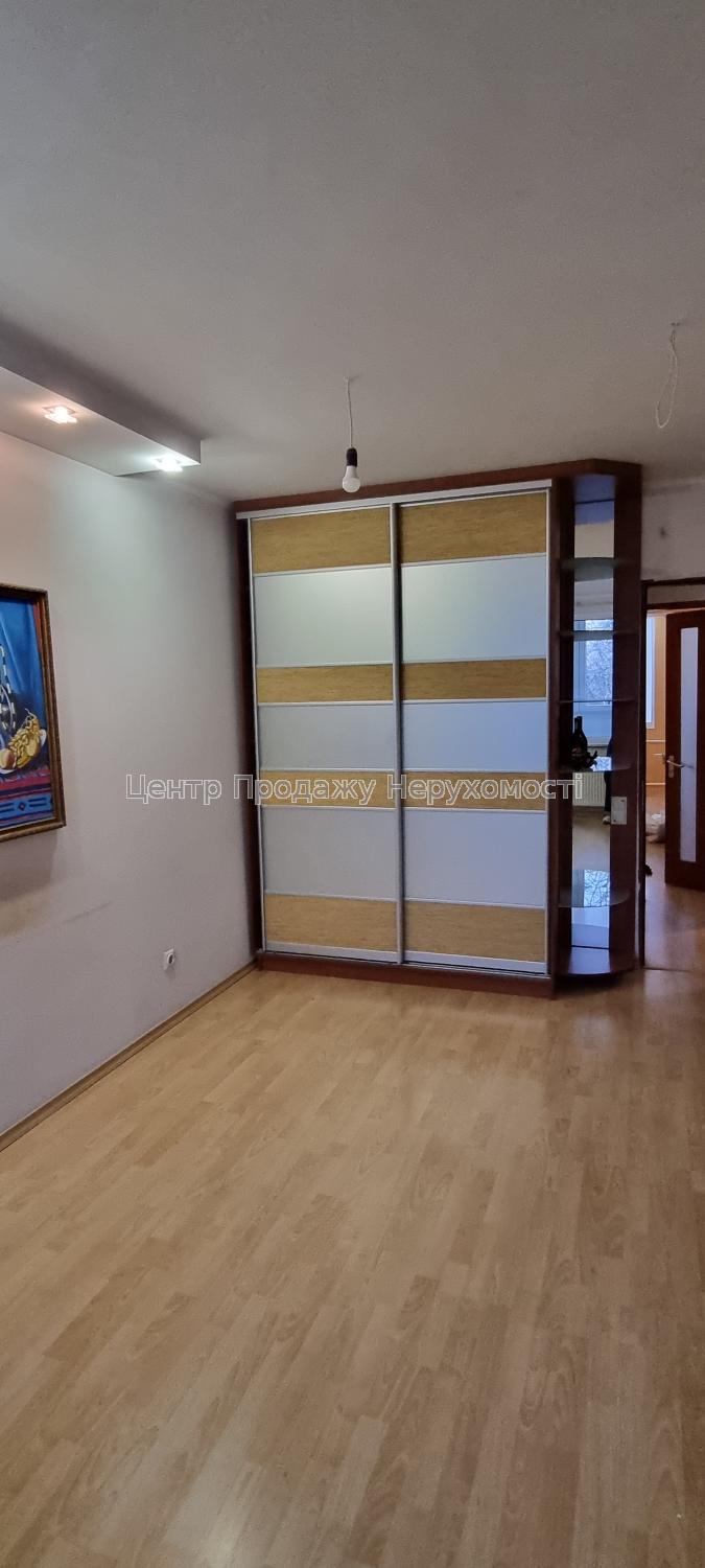 Фото Продаж 3 к квартира, Олексіївка, Л. Свободы 317