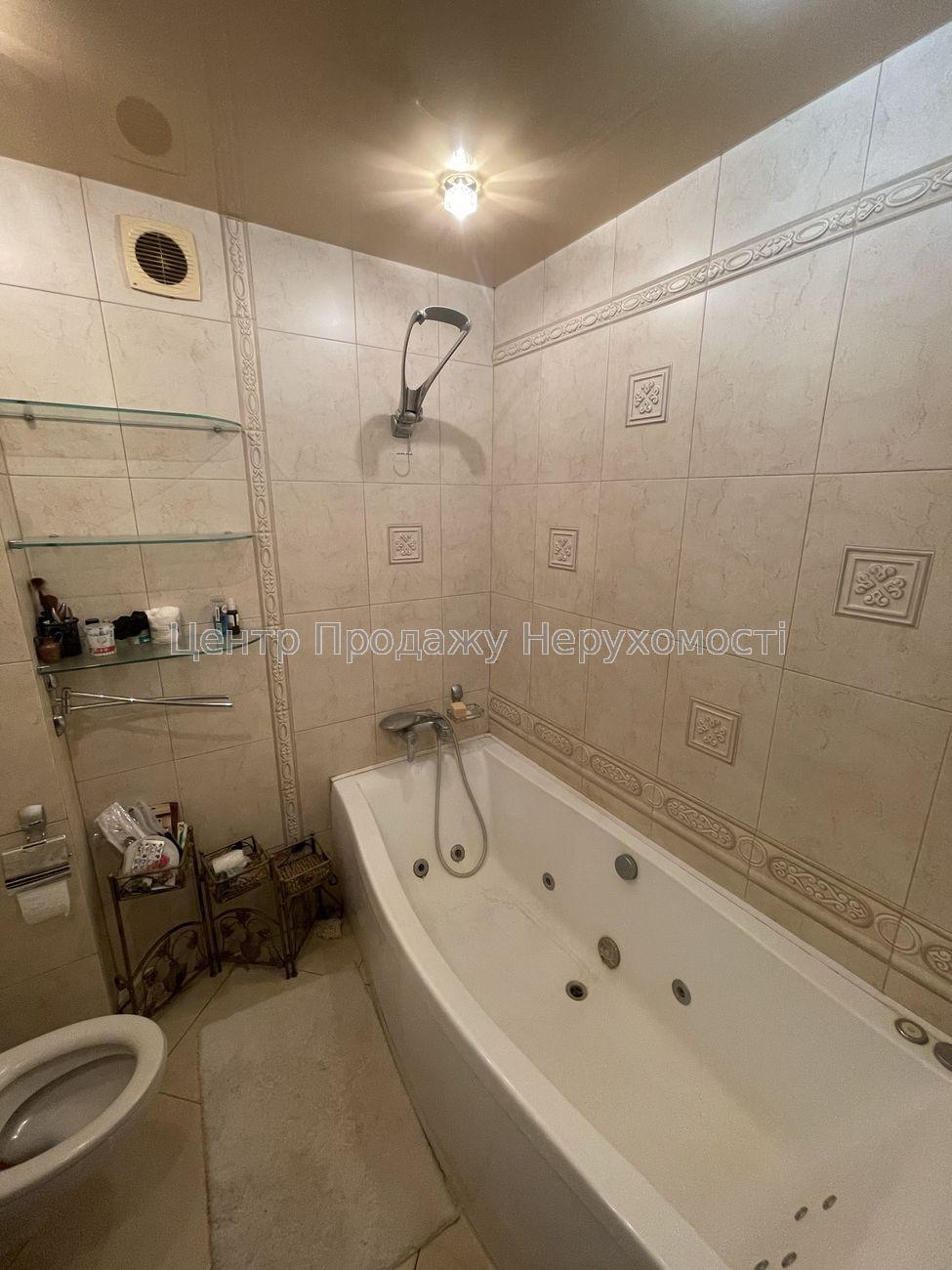 Фото Продається  2 кімнатна квартира з ремонтом  метро Олексіївська10