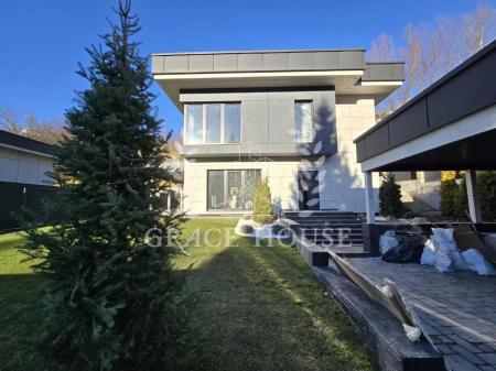 Продам 2-поверховий будинок