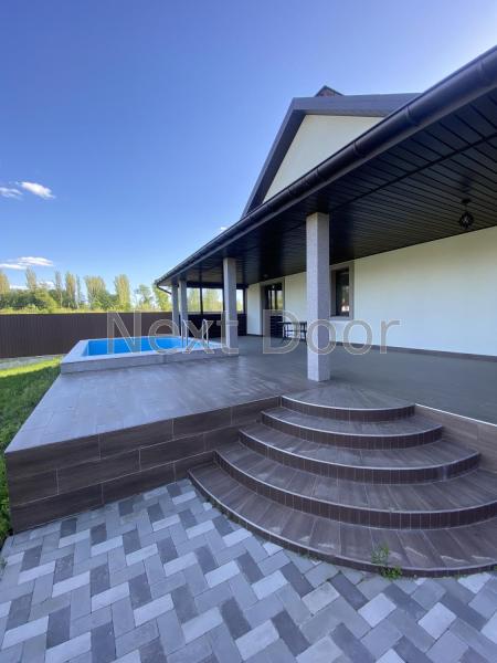 Продам 2-поверховий будинок