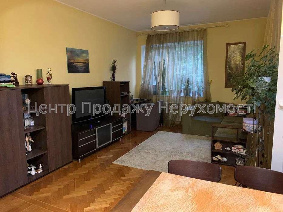 Фото Продам 2к квартиру біля метро Наукова1