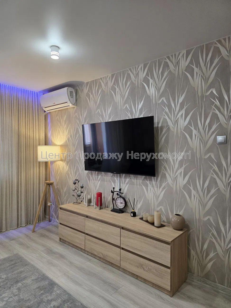 Фото Продаж 1-кімнатної квартири з ремонтом, ІВ12