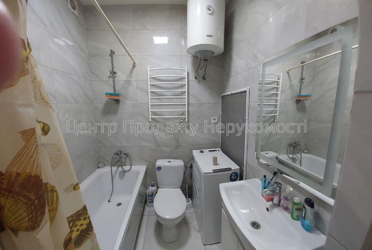 Фото Продам готельку, метро 23 Серпня5