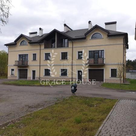 Продам 3-поверховий будинок