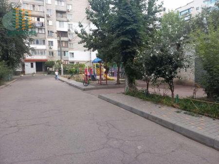 Продам 4-кімнатну квартиру