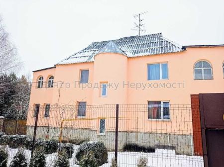 Продам 2-поверховий будинок