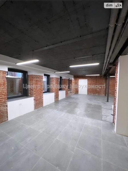 Продам офіс у багатоквартирному будинку