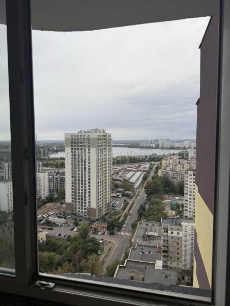 Продам 3-комнатную квартиру