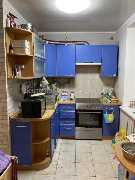 Продам 4-кімнатну квартиру