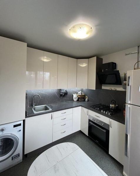 Продам 3-кімнатну квартиру