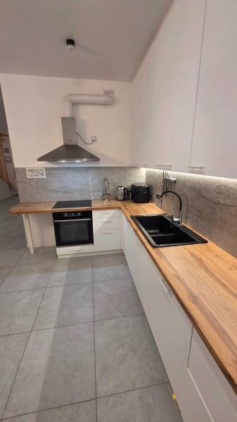 Продам 2-поверховий будинок